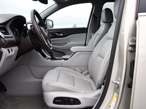 Used 2017 GMC Acadia SLT AWD/4WD image 18