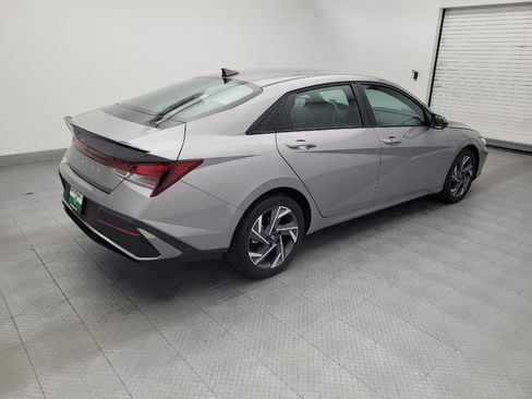 Used 2025 Hyundai Elantra Sport FWD image 10