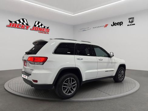 Used 2019 Jeep Grand Cherokee Laredo w/ Laredo X Package image 10