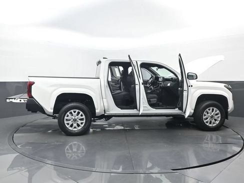 Used 2026 Toyota Tacoma SR RWD image 31