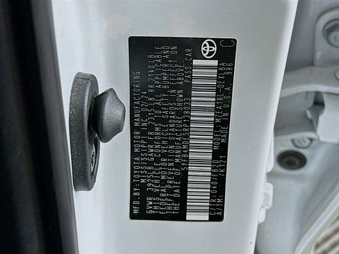 Used 2024 Toyota Corolla LE image 12