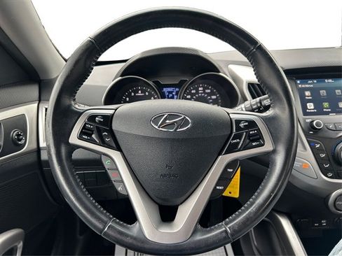 Used 2017 Hyundai Veloster FWD image 26
