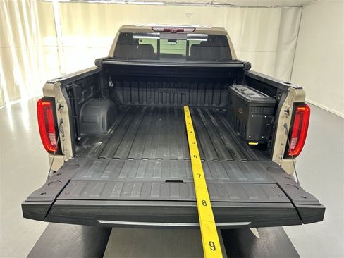 Certified 2022 GMC Sierra 1500 AT4 w/ AT4 Premium Package image 21