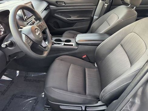 Used 2025 Nissan Altima 2.5 S image 12