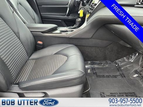 Used 2021 Toyota Camry SE image 13
