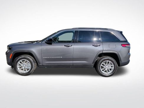 Used 2025 Jeep Grand Cherokee Laredo X w/ Luxury Tech Group I image 2