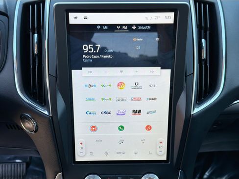 Used 2024 Ford Edge Titanium image 31