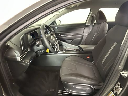 Certified 2024 Hyundai Elantra SE FWD image 14