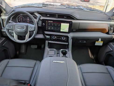 New 2026 GMC Sierra 2500 Denali w/ Denali Reserve Package image 15