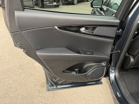 Used 2023 Lincoln Nautilus Reserve image 39