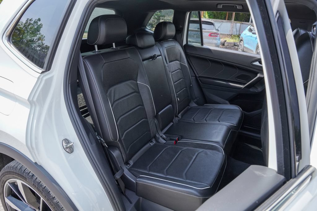 Used 2022 Volkswagen Tiguan SEL R-Line AWD/4WD image 36