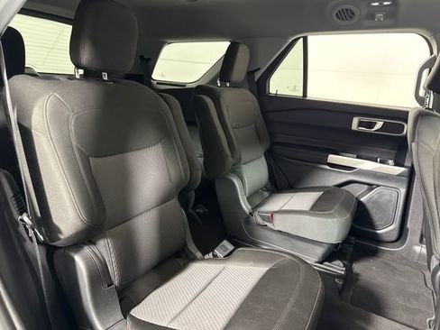 Used 2023 Ford Explorer XLT image 12