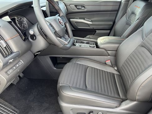 New 2026 Nissan Pathfinder Rock Creek w/ Rock Creek Premium Package AWD/4WD image 9