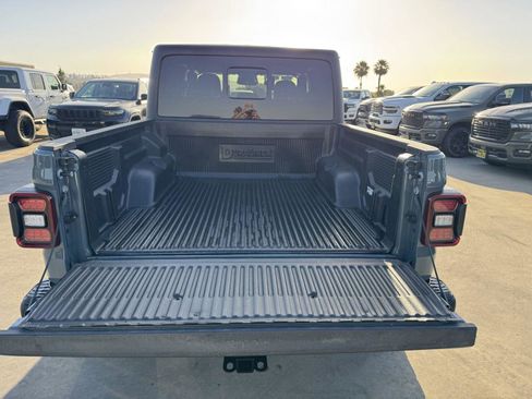 Certified 2026 Jeep Gladiator Rubicon AWD/4WD image 12