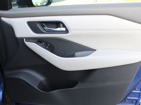 Used 2021 Nissan Rogue SL image 17