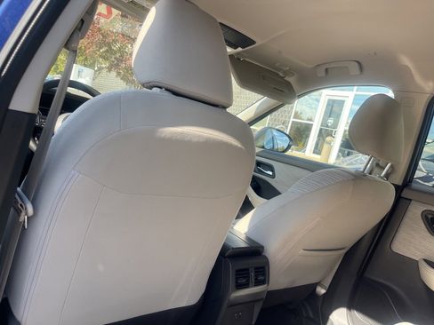 Certified 2023 Nissan Rogue SV image 18