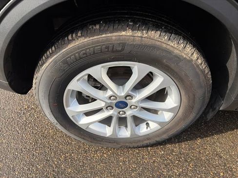 Used 2022 Ford Escape SE w/ Cold Weather Package FWD image 16