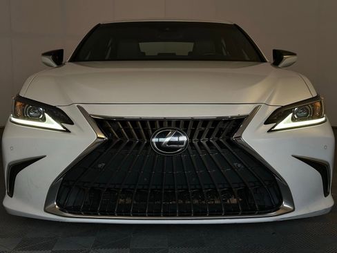 Used 2022 Lexus ES 350 w/ Premium Package FWD image 3