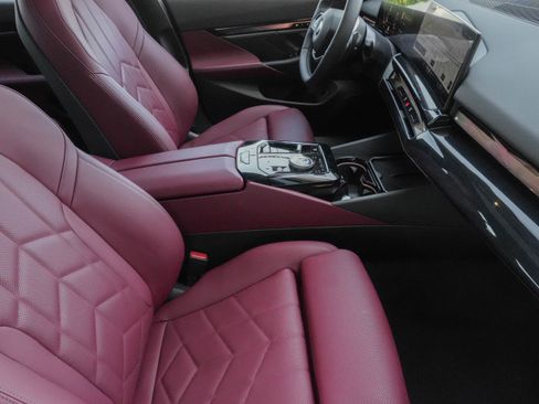 Certified 2026 BMW 540i xDrive AWD/4WD image 13
