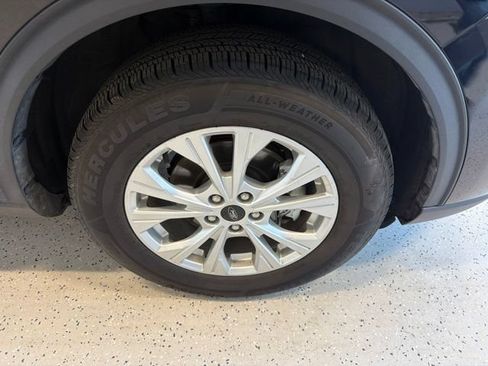 Used 2023 Ford Escape Active w/ Tech Pack #1 AWD/4WD image 10