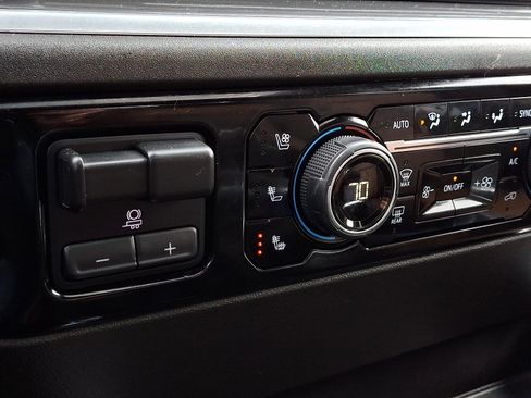 Used 2023 Chevrolet Silverado 1500 High Country w/ Technology Package image 25