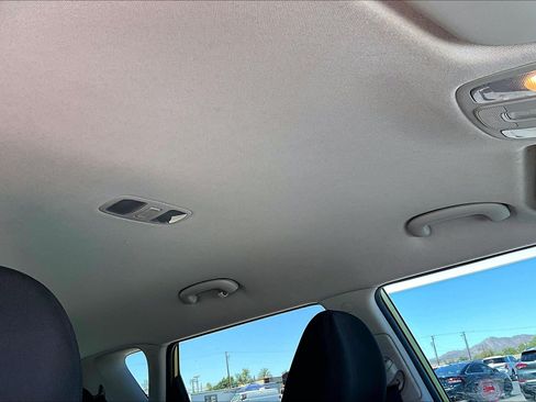 Used 2015 Kia Soul ! FWD image 13
