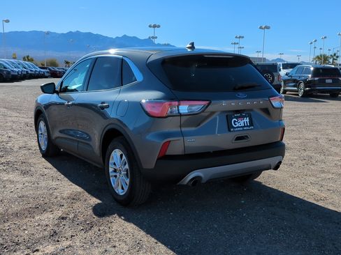 Used 2022 Ford Escape SE image 5