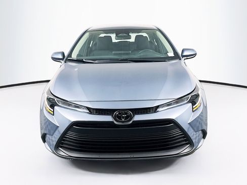 Used 2026 Toyota Corolla LE FWD image 2