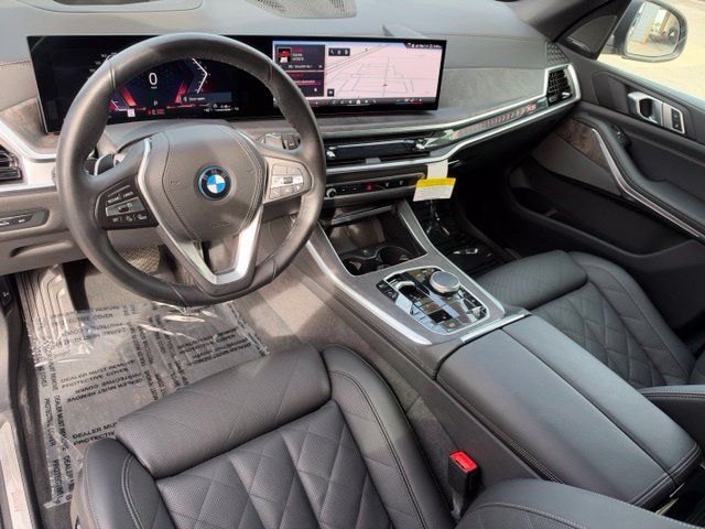 Used 2026 BMW X5 xDrive50e AWD/4WD image 16