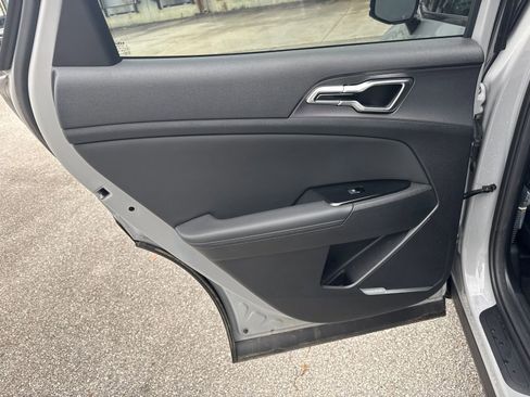 Used 2023 Kia Sportage SX image 22