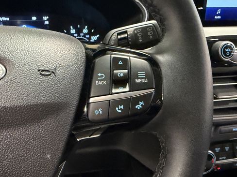 Used 2022 Ford Escape SE w/ SE Sport Appearance Package image 16