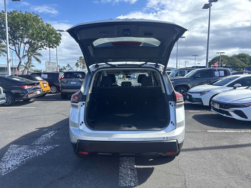 Used 2024 Nissan Rogue SV AWD/4WD image 18