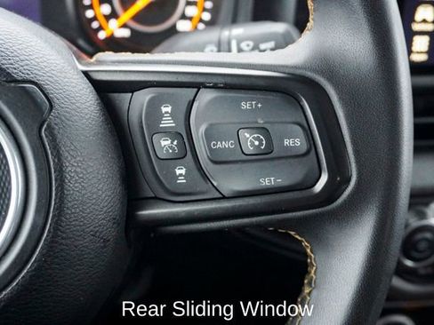 Used 2025 Jeep Gladiator Sport image 18