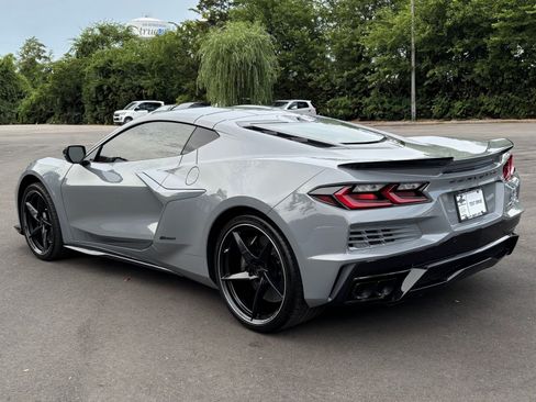 Used 2025 Chevrolet Corvette E-Ray AWD/4WD image 4