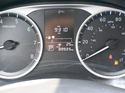 Used 2023 Nissan Versa S FWD image 13