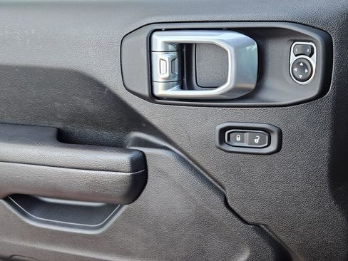 Used 2023 Jeep Gladiator Sport image 29