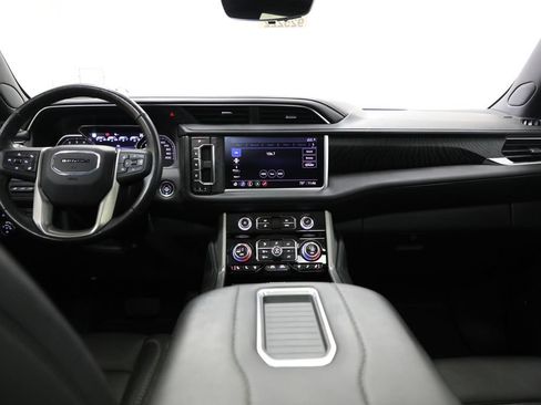 Used 2021 GMC Yukon Denali w/ Denali Ultimate Package AWD/4WD image 2