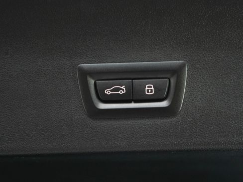 Used 2024 BMW X4 xDrive30i w/ Parking Assistance Package AWD/4WD image 18