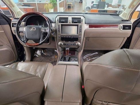 Used 2016 Lexus GX 460 w/ Premium Package AWD/4WD image 16