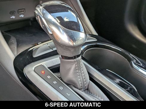 Used 2025 Buick Envista Sport Touring w/ Convenience I Package FWD image 8