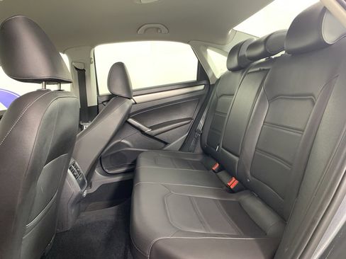 Used 2020 Volkswagen Passat 2.0T SE image 32