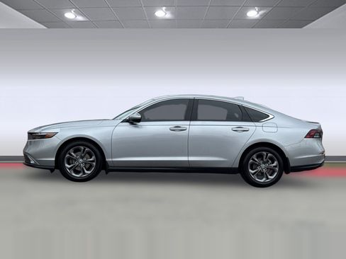 Used 2023 Honda Accord EX image 2