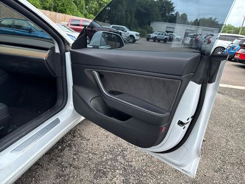 Used 2019 Tesla Model 3 Standard Range Plus RWD image 17