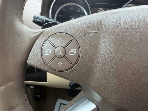 Used 2011 Mercedes-Benz GL 450 4MATIC image 26