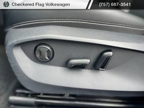 Used 2023 Volkswagen Taos SEL AWD/4WD image 24