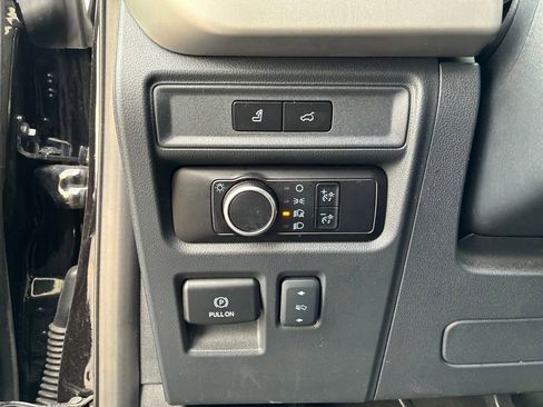 Used 2024 Ford Expedition XLT AWD/4WD image 14