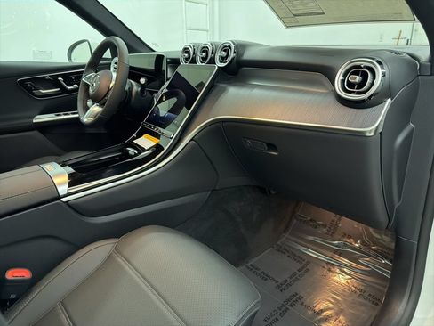 Certified 2026 Mercedes-Benz GLC 300 image 28