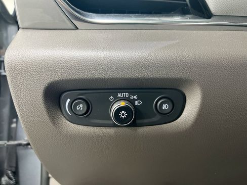 Used 2020 Chevrolet Traverse LT w/ LPO, 'HIT The Road' Package AWD/4WD image 18