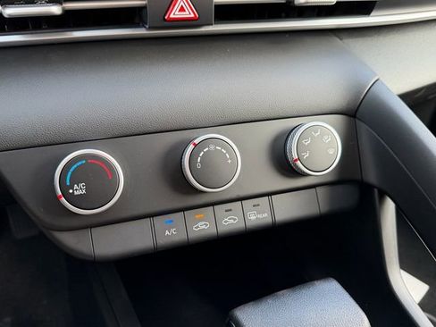 New 2026 Hyundai Elantra SE FWD image 11