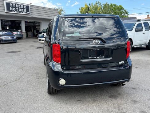 Used 2009 Scion xB FWD image 3